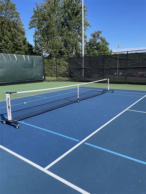 pickleball court near me.